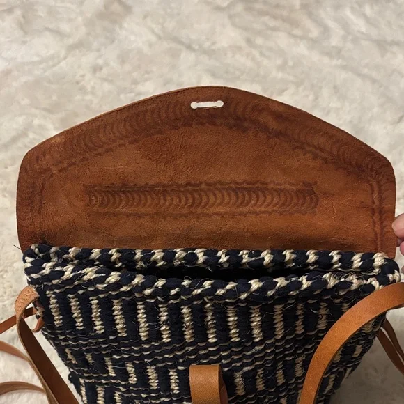 Sisal Brown and Blue Woven Crossbody Bag - Picture 3 of 8